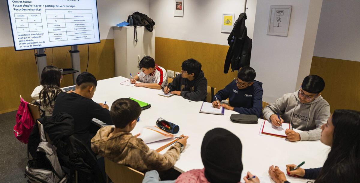 Tallers per integrar adolescents migrants