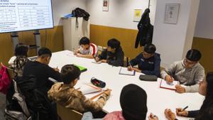 Tallers per integrar adolescents migrants