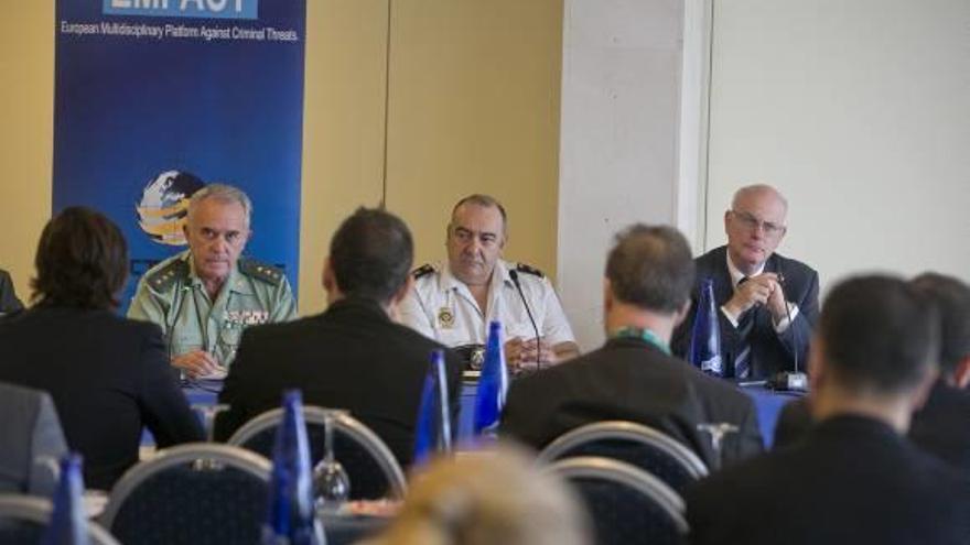 Un momento de la inauguración del seminario organizado por la Guardia Civil.