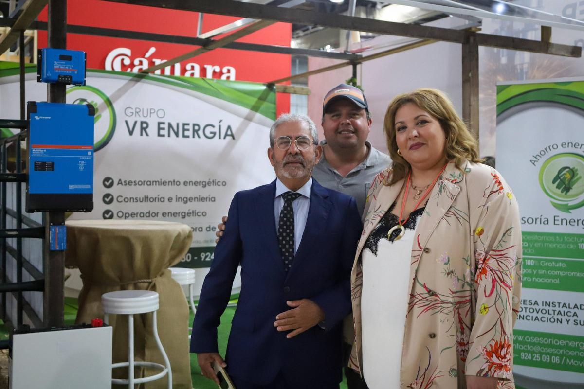 Rafael Vázquez, Rafael Vázquez Ruiz y María Garay de la empresa VR Energía.