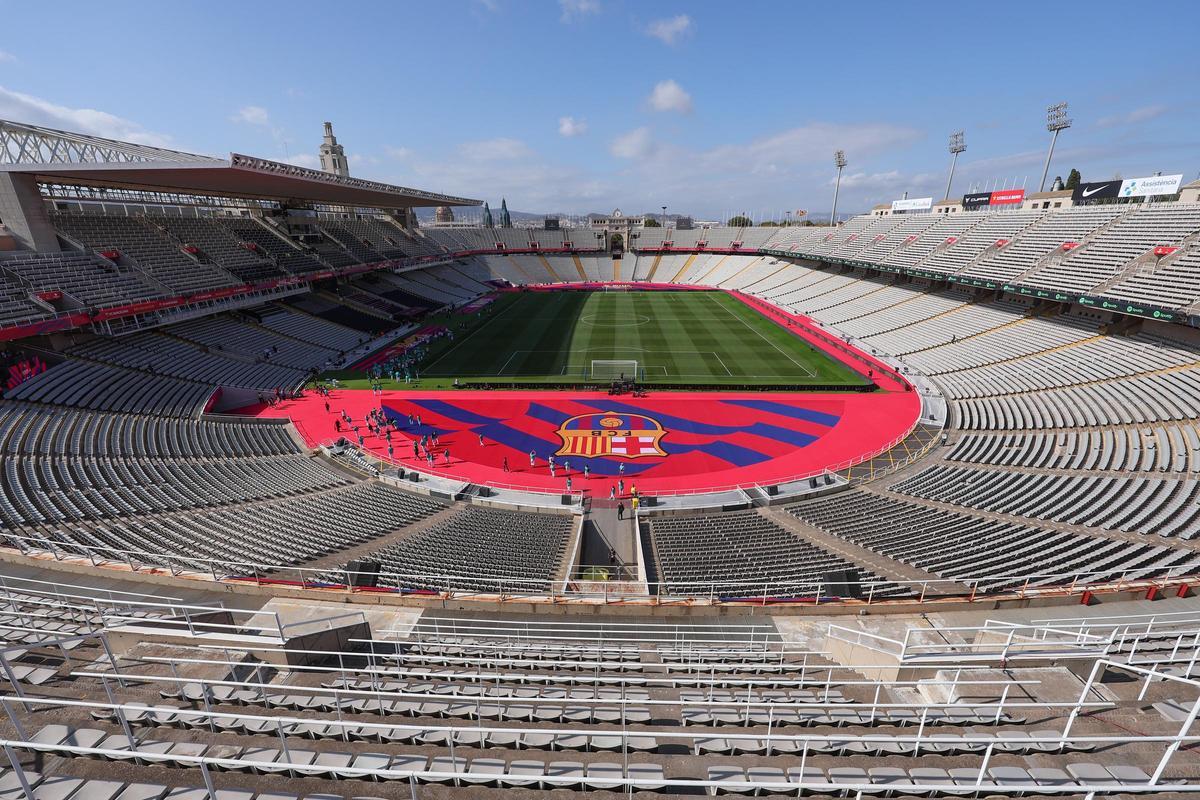 Estreno del Barça en el Estadio Olímpico Lluís Companys, para el trofeo Joan Gamper Estreno del Barça en el Estadio Olímpico Lluís Companys, para el trofeo Joan Gamper