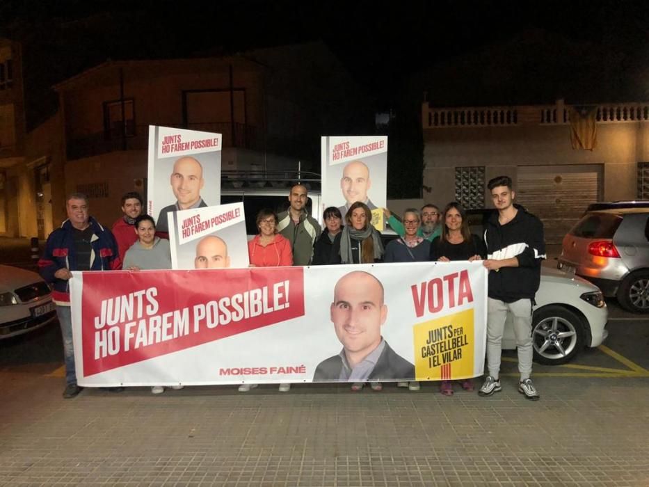 Penjada de cartells de Junts per Catalunya al Bage