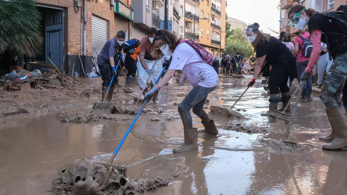 La Guardia Civil destaca "sobremanera" la ausencia de correos de la Confederación del Júcar sobre el barranco del Poyo en las horas clave de la dana