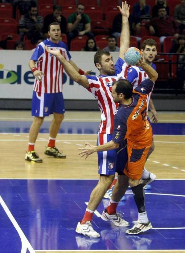 Fotogalería del encuentro del BM Aragón ante el Atlético