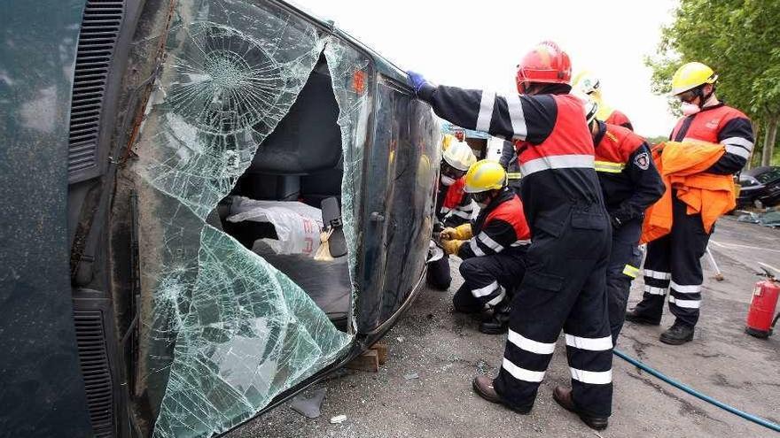 Sesiones prácticas de un curso para concellos con GES celebrado en A Estrada. // Bernabé/Cris M.V.