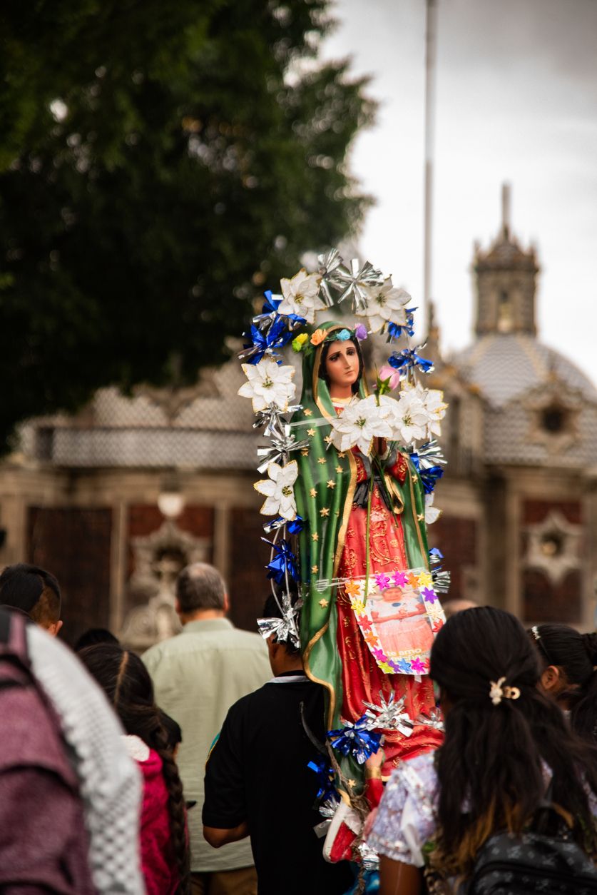 El 12 de diciembre se rinde homenaje a la Virgen de Guadalupe.