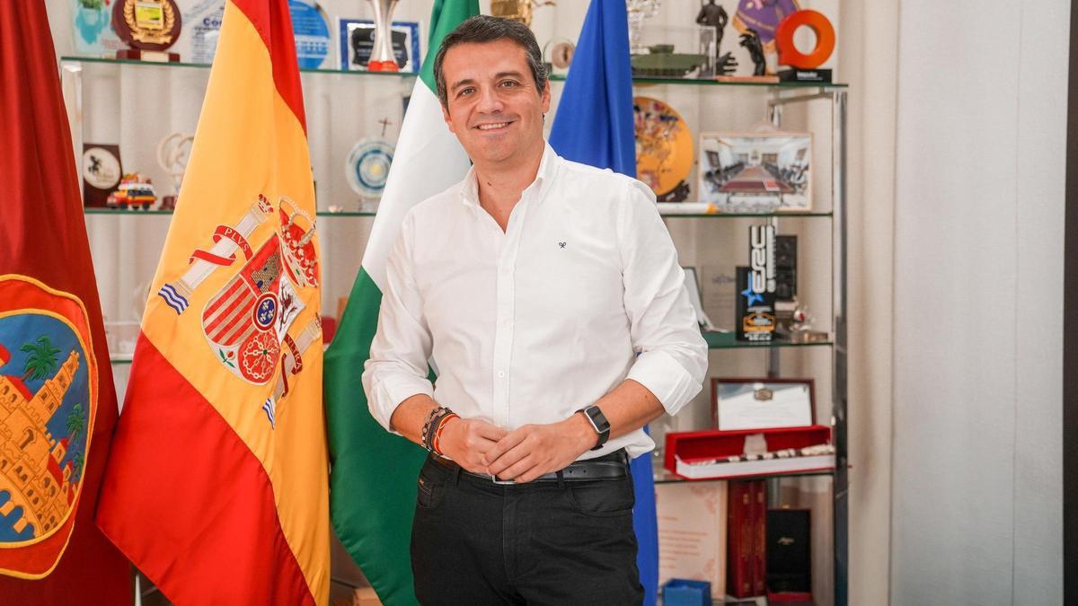 El presidente de la FAMP y alcalde de Córdoba, José María Bellido, durante la entrevista concedida a Europa Press.