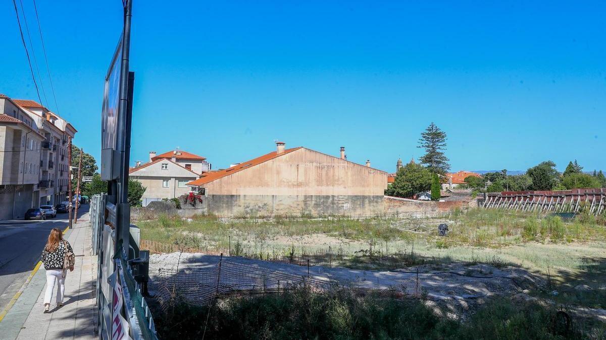 Imagen de archivo de la parcela donde se construirá el nuevo cuartel de Cambados.
