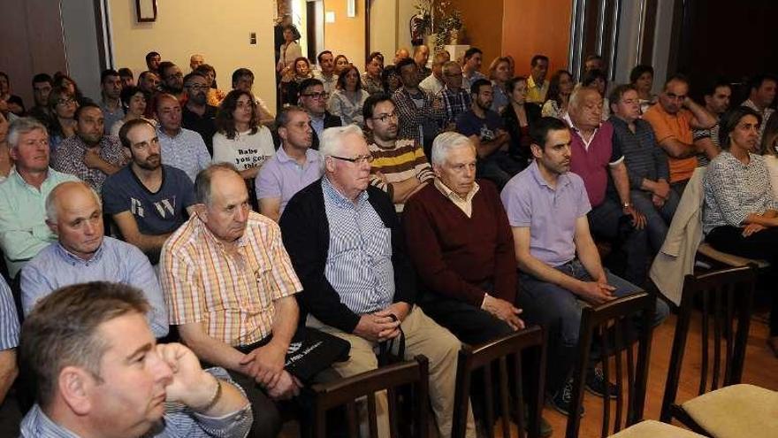 Las charlas se impartieron en el Hotel Torre do Deza. // Bernabé/J. Lalín