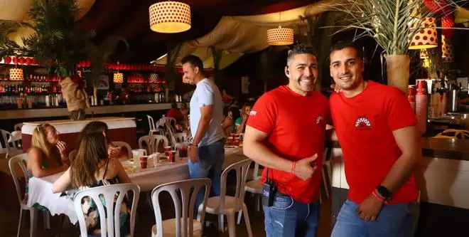 Calor, sudor y albero entre los trabajadores de la Feria de Córdoba