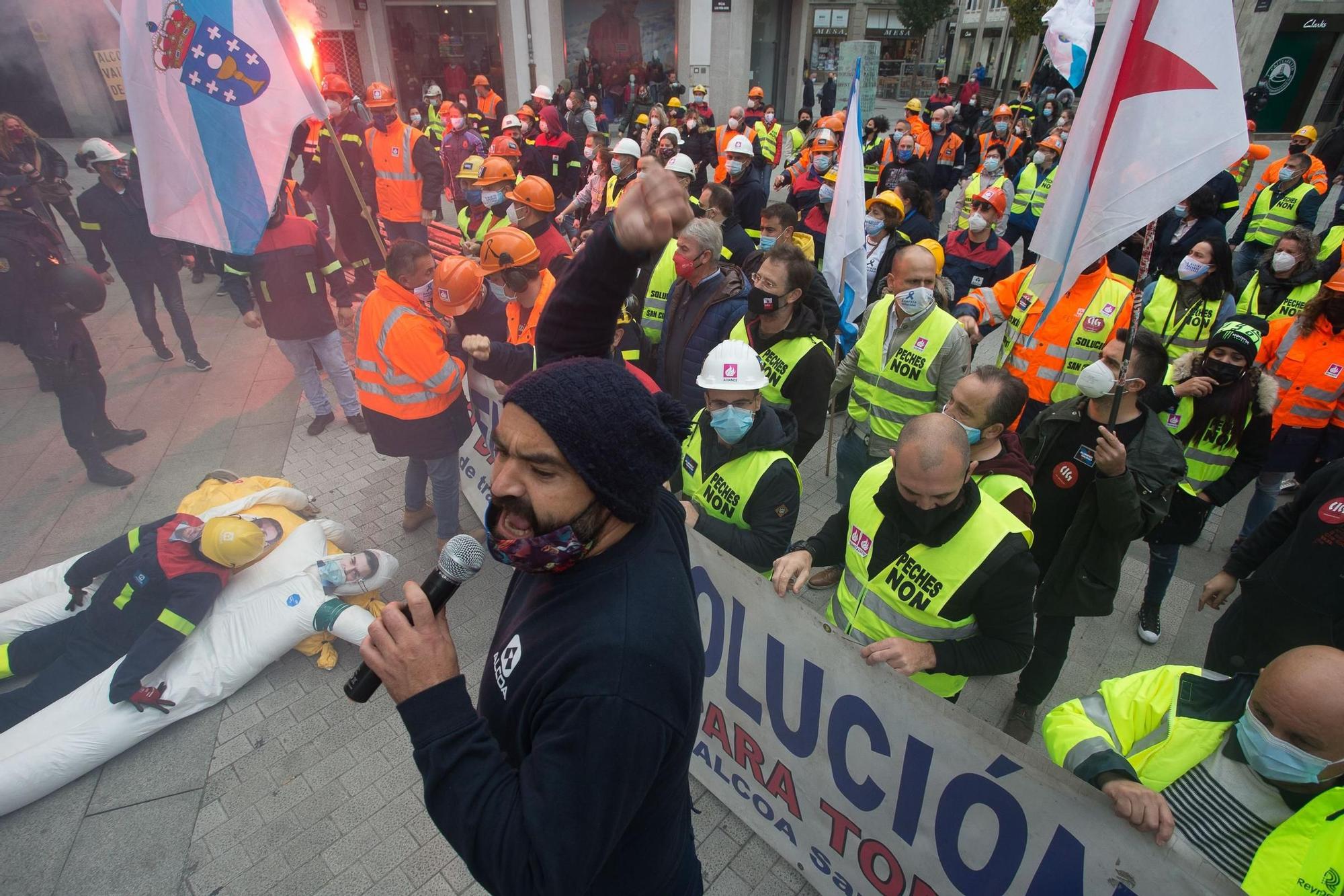 Multitudinaria protesta de los trabajadores de Alcoa en Lugo