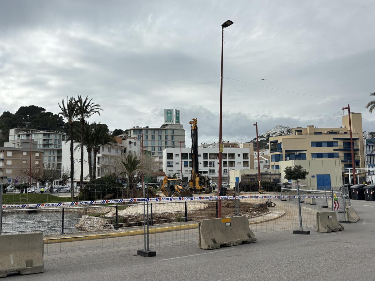 Los trabajos de eliminación de la E.P.A.R y de reordenación de los colectores asociados comenzaron en diciembre y la previsión de finalización es a finales de mayo.