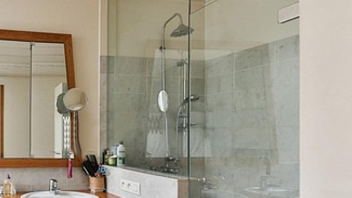 Mampara de un baño Mampara de un baño