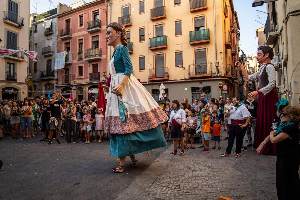 La 35a edició de la Festa Major Alternativa de Manresa arrenca amb l'estrena de la geganta Sibil·la