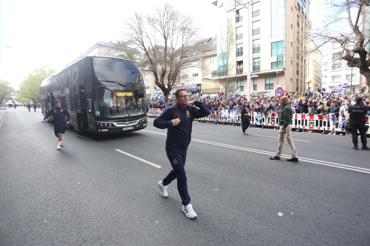 Así recibió el deportivismo al equipo antes del partido ante el Málaga