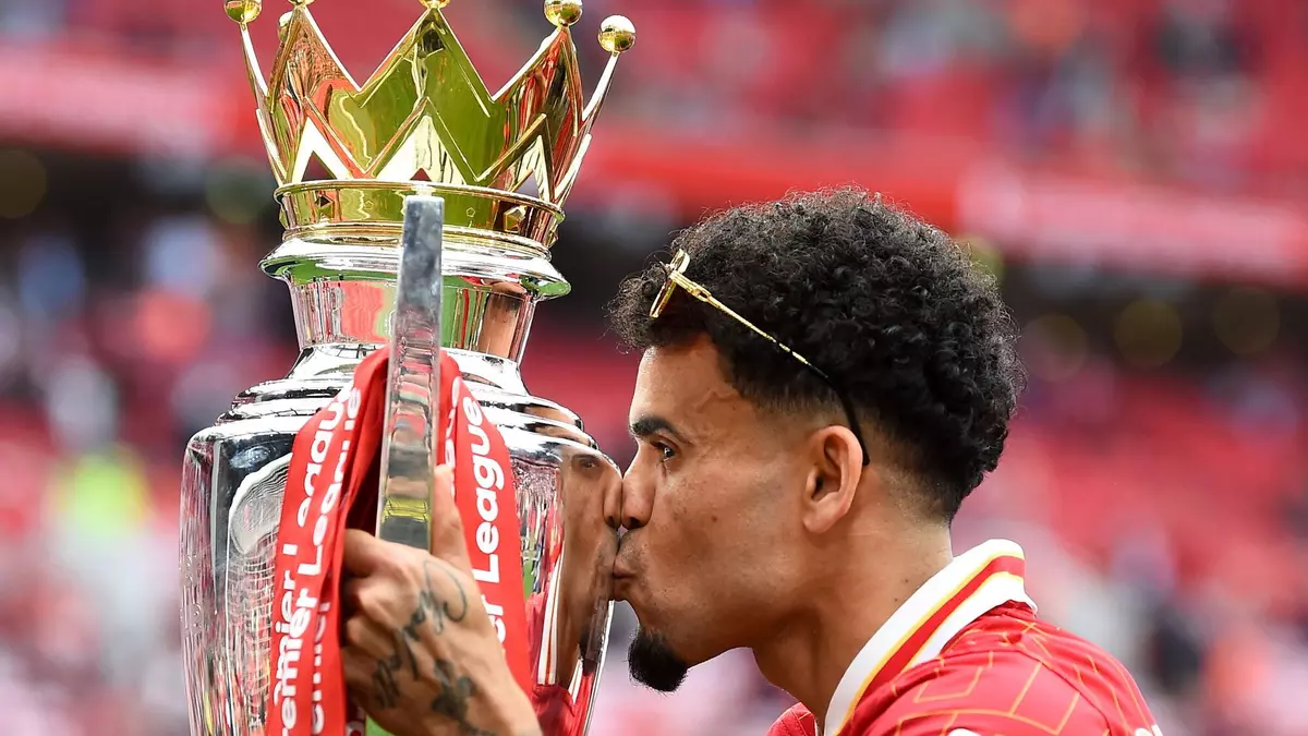 El Liverpool vacila al Bayern con Luis Díaz
