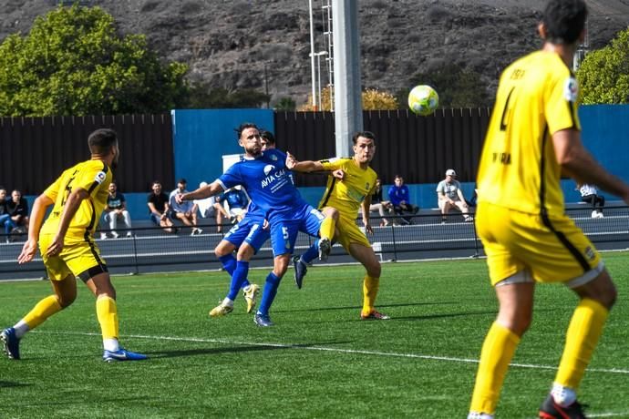 25-01-20  DEPORTES. CAMPOS DE FUTBOL DE LA ZONA DEPORTIVA DEL PARQUE SUR EN MASPALOMAS. MASPALOMAS. SAN BARTOLOME DE TIRAJANA.  Partido de futbol entre los equipos del San Fernando de Maspalomas y el Vera disutado en el Campo de Futbol del San Fernando de Maspalomas en la zona deportiva del Parque Sur de Maspalomas.  Fotos: Juan Castro  | 26/01/2020 | Fotógrafo: Juan Carlos Castro