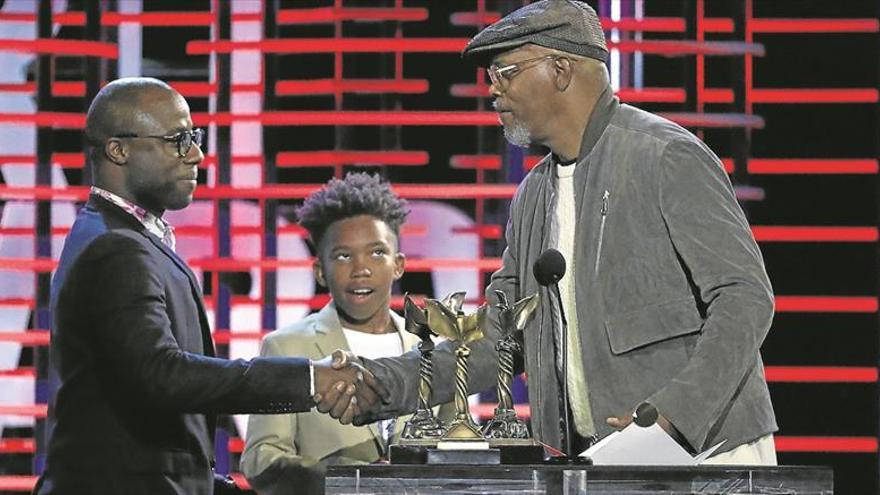 ‘Moonlight’ hace pleno en los premios Spirits