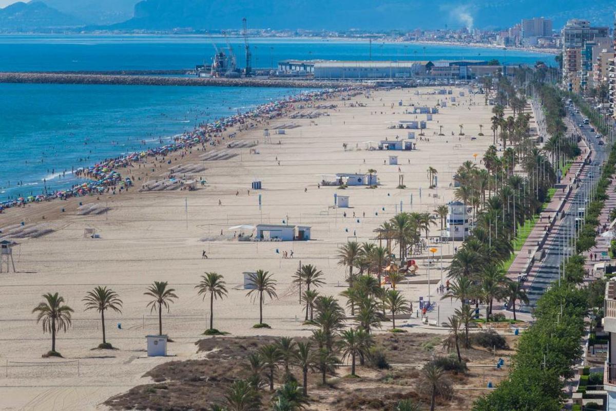 Gandia "cierra" su playa por el coronavirus