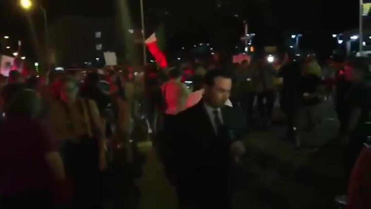 Disturbios en las calles durante un mitin de Trump en Nuevo México.