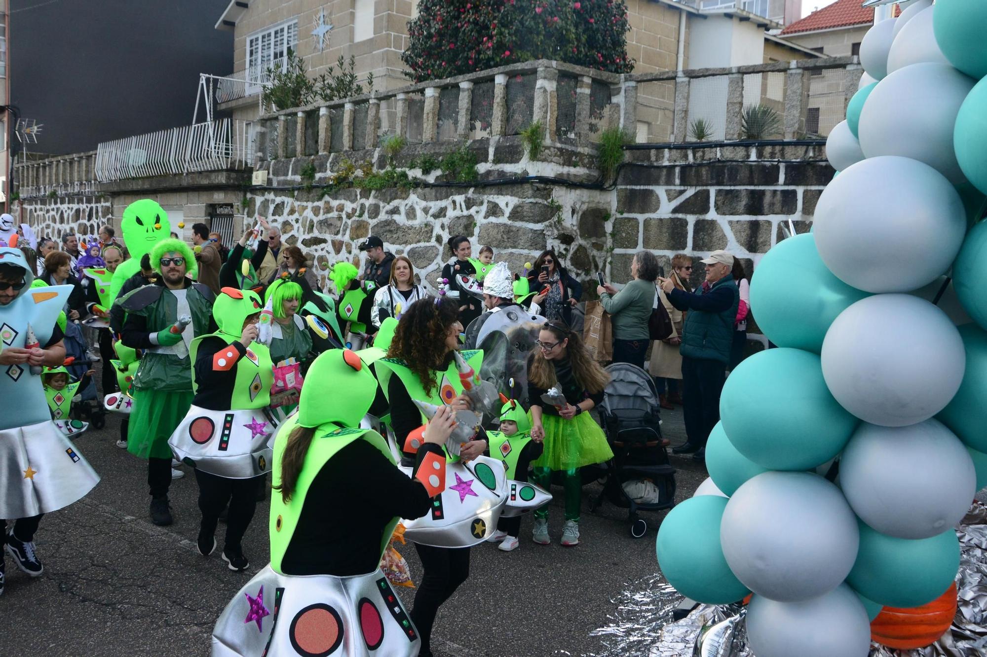 Los pequeños de Moaña disfrutan del Enterro da Xoubiña