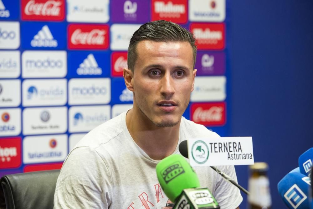 Presentación de Christian Fernández como nuevo jugador del Real Oviedo