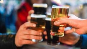 Els hepatòlegs demanen fer proves de consum d’alcohol als pacients amb fetge gras: «Hem de gravar-nos a foc aquesta avaluació»