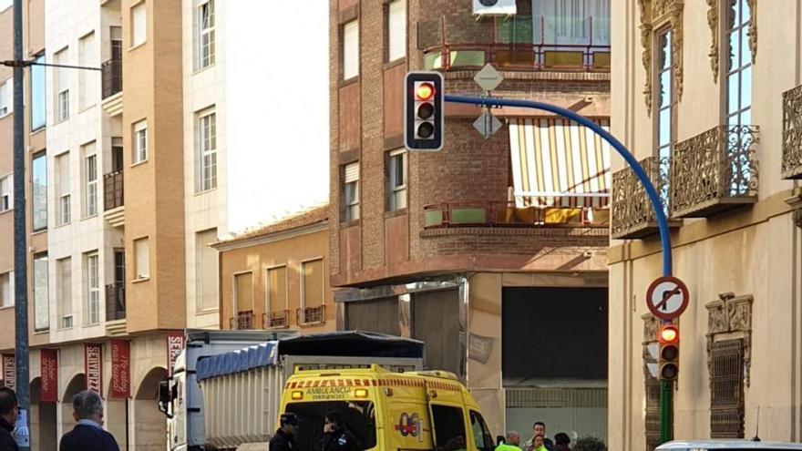 Muere un anciano arrollado por un camión en el centro de Santomera