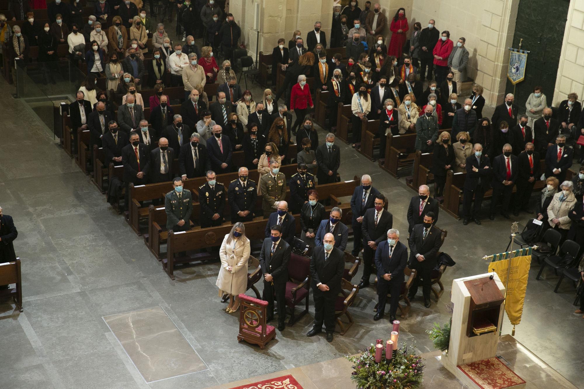 Procesión de San Nicolás y ambiente festivo en Alicante por el Día de la Constitución