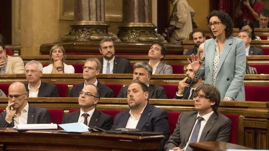 JxSí y CUP fuerzan incluir la ley de ruptura en el pleno en medio de una gran bronca