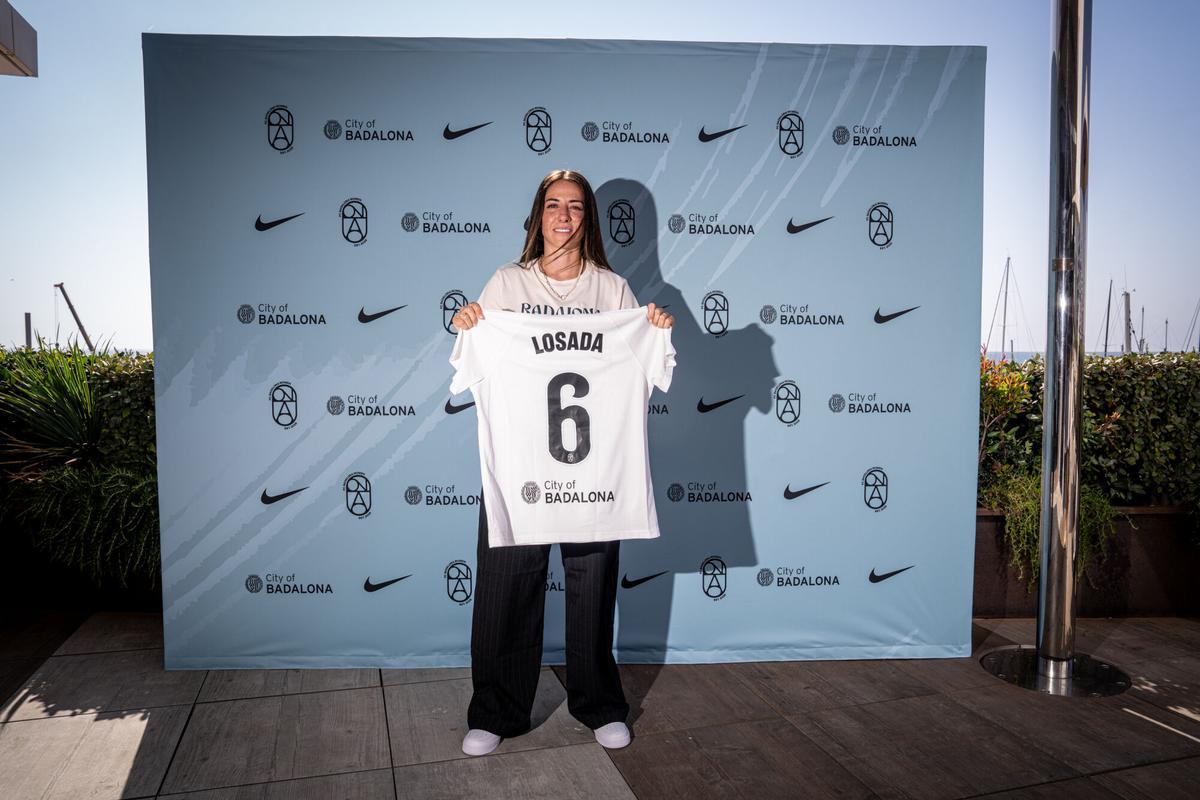 Presentación de Vicky Losada como nueva jugadora del CF Badalona en un acto celebrado en Badalona, el 14 de julio de 2026. Fútbol femenino. AUTOR: Manu Mitru | EPC