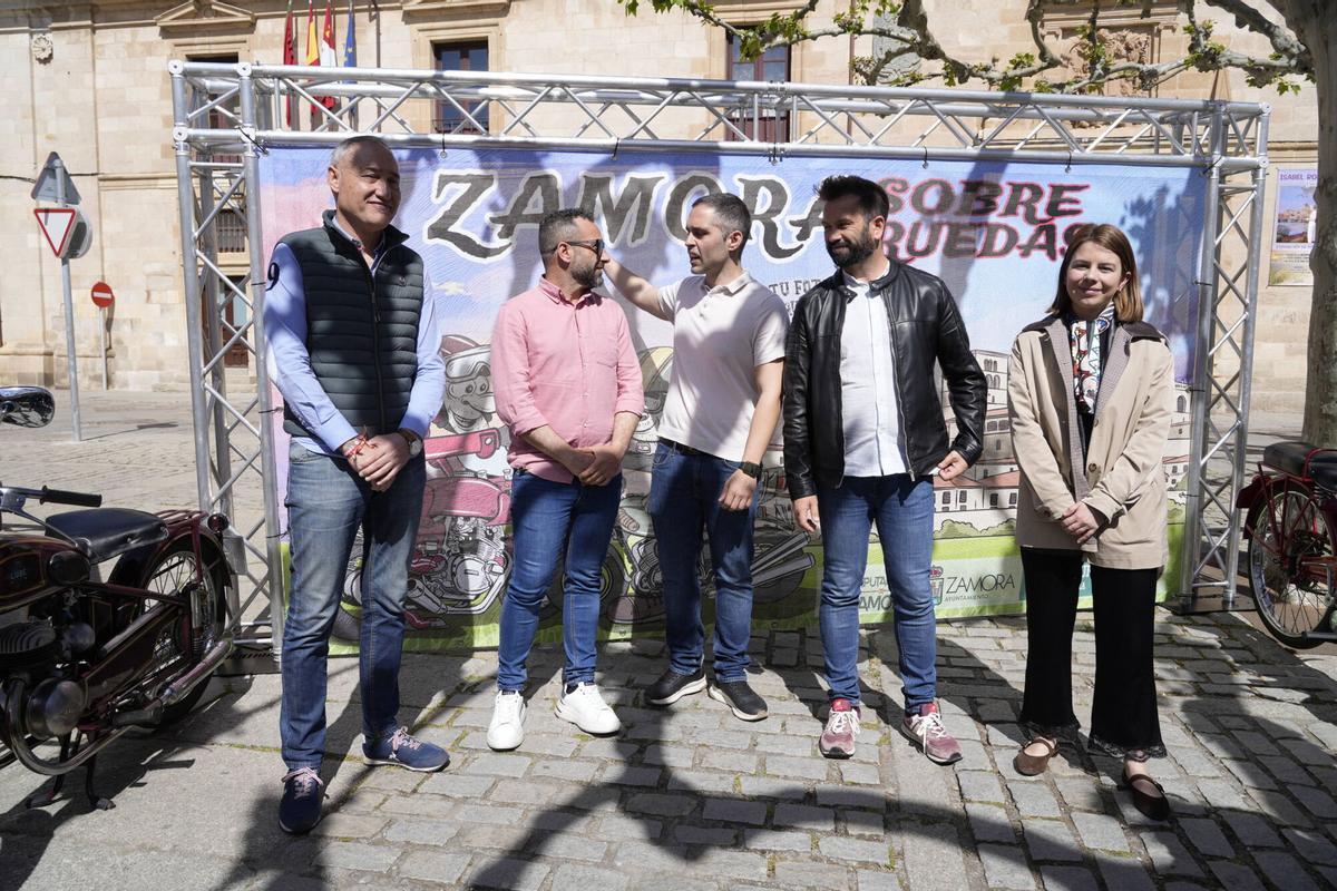 PRESENTACIÓN I CONCENTRACIÓN DE MOTOS "ZAMORA SOBRE RUEDAS". Plaza de Viriato.