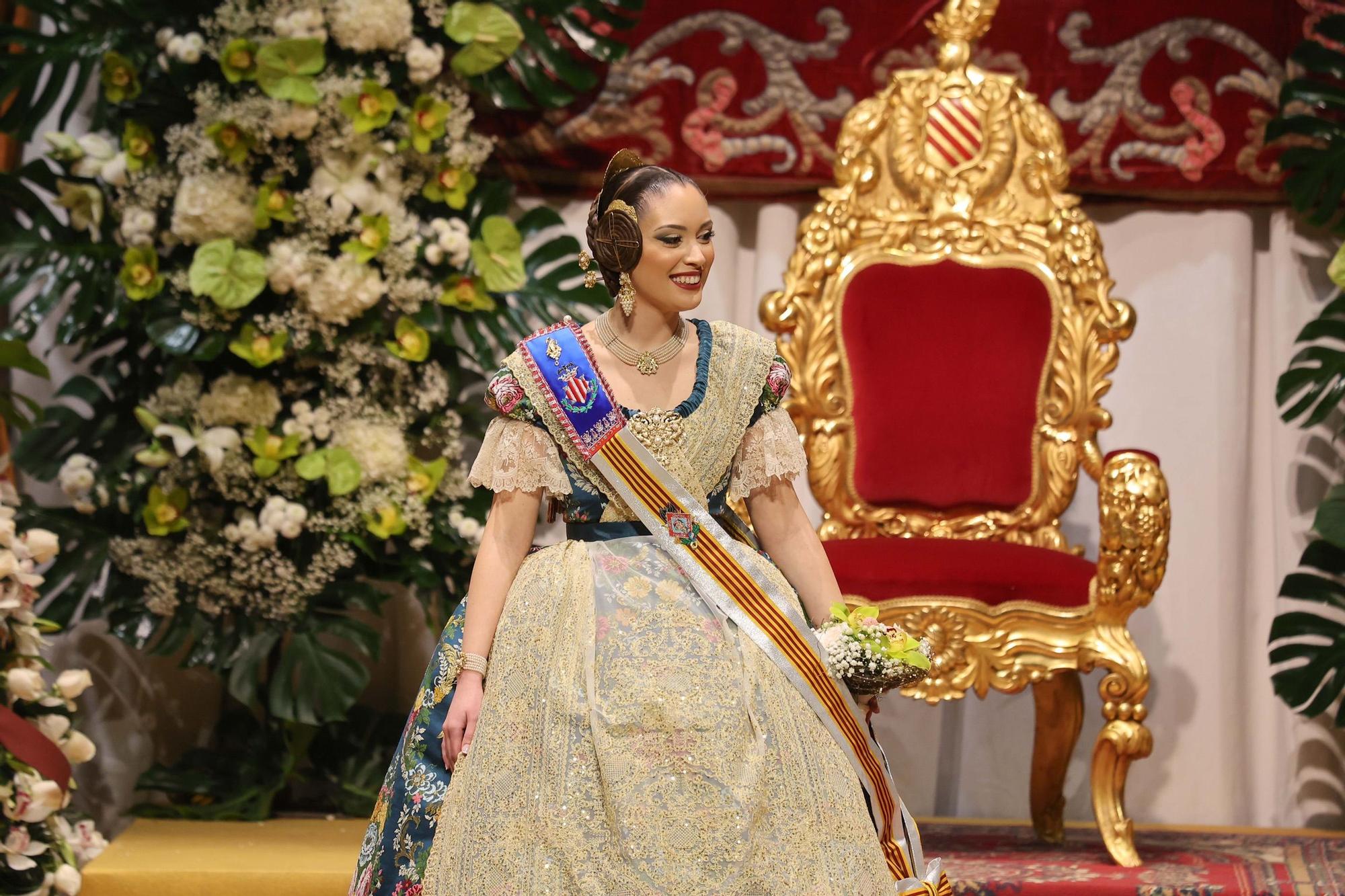 La noche de emociones para Laura Mengó y la corte en su Exaltación