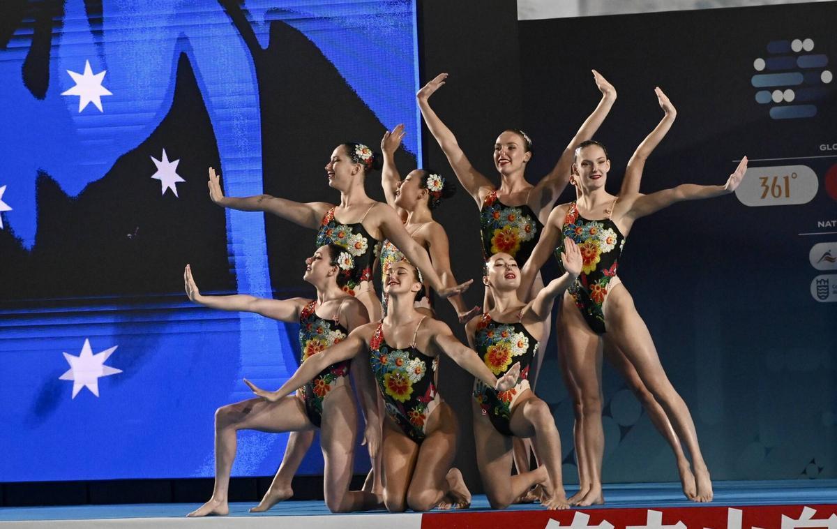 El combinado australiano, durante su rutina.