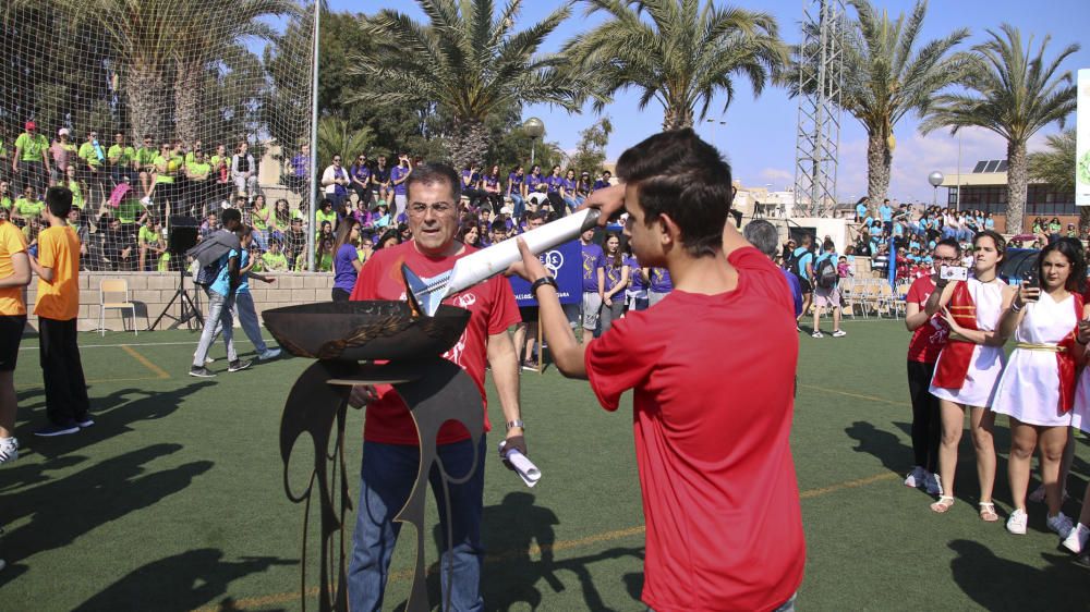 Más de 1.300 estudiantes de las comarcas de la Vega Baja y el Baix Vinalopó participan en la X edición de las Olimpiadas Clásicas.