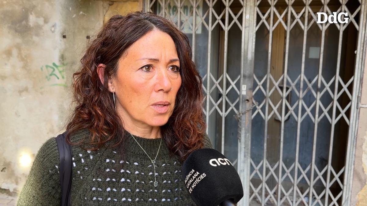 VÍDEO | Una veïna de la Bisbal denuncia que fa 20 anys que paga per un pis on l'Ajuntament no li permet ni viure ni reformar