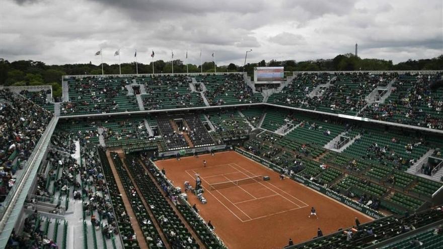 Roland Garros comienza con máximas medidas de seguridad y lluvia