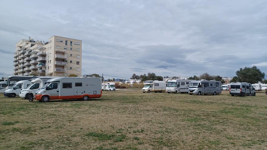 ¿Se puede pernoctar en camper en la Pobla de Farnals?