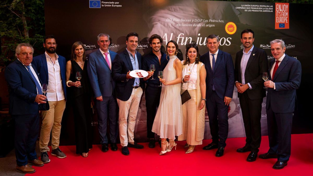 Isidoro Serantes, José Martín, Eva África Mínguez, Juan Luis Ortiz, Alfonso Blanco, Emilio Alcaraz, María López, Rosa Martínez, Francisco Ramón Acosta Rosa, Isaac Reyes y Ramón Huidobro, en la presentación de la campaña, ayer.