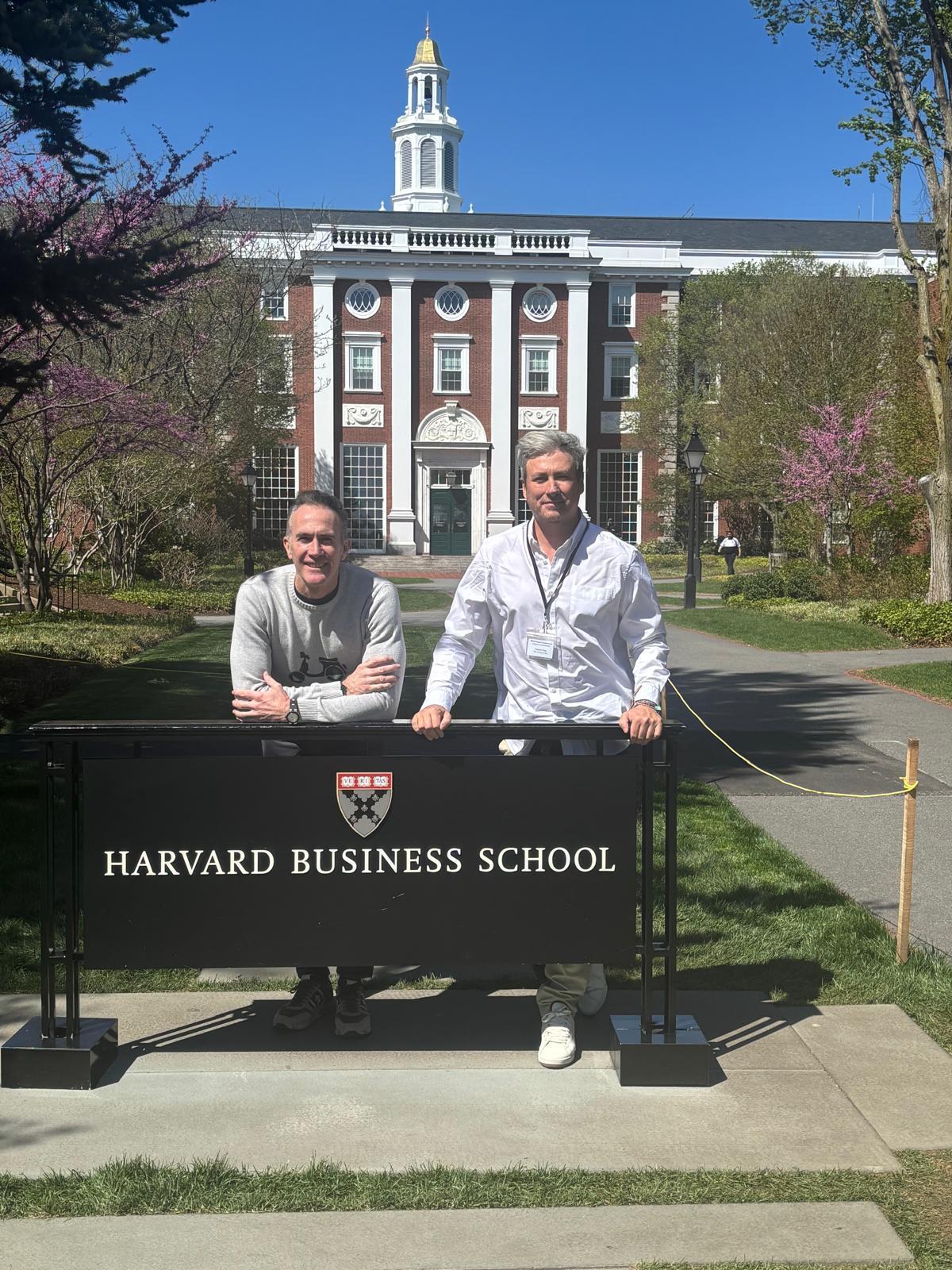 Quique Calabuig y Francesc Pons en Harvard