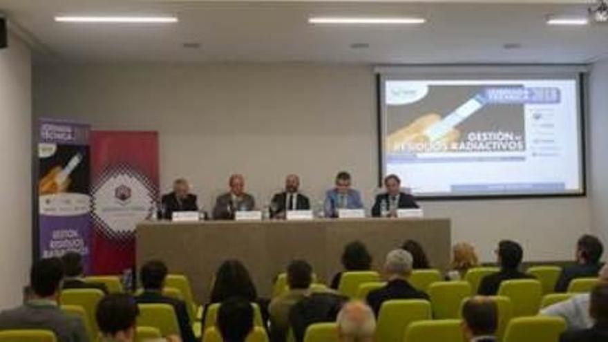 50 expertos del sector nuclear y académico debaten en Córdoba sobre residuos radiactivos