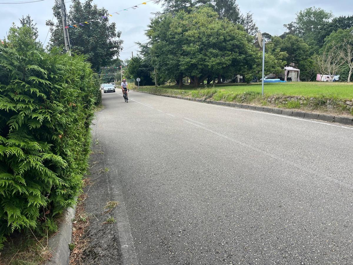 En imágenes: Los vecinos piden limitar la velocidad de los vehículos a su paso por Villademar En imágenes: Los vecinos piden limitar la velocidad de los vehículos a su paso por Villademar