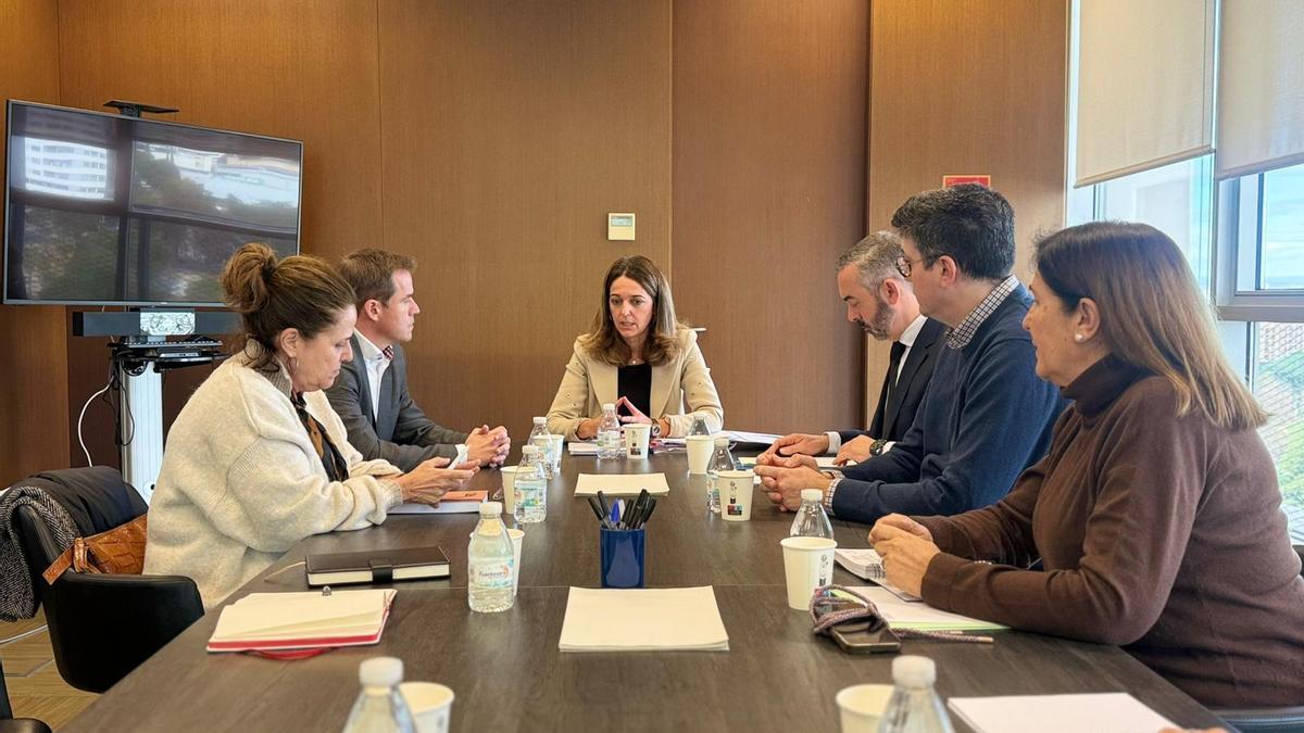 La reunión de la conselleria y otros cargos de Justicia con el alcalde y la teniente de alcalde de Xàtiva, el martes.