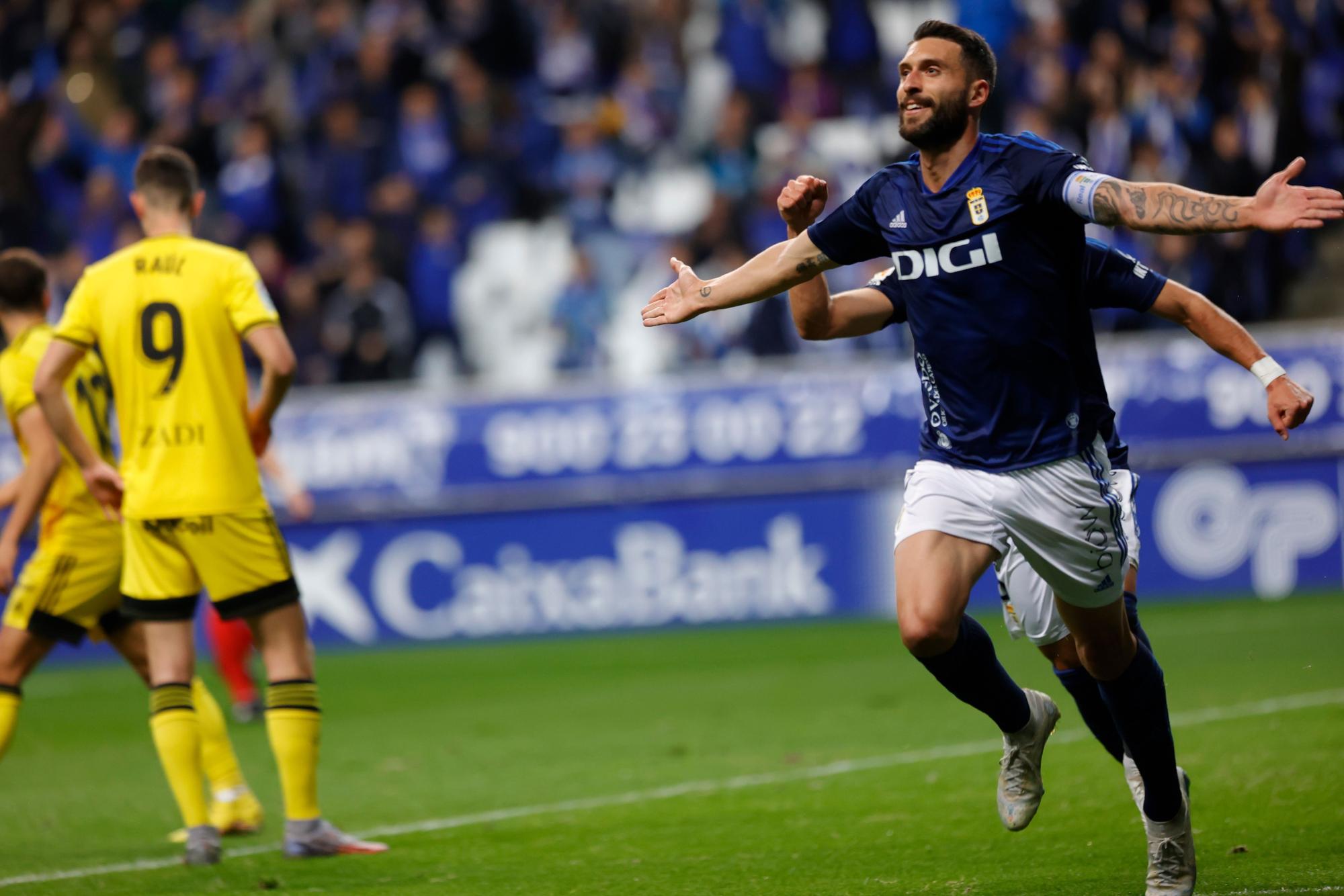 EN IMÁGENES: El Oviedo gana en casa por 1-0 frente al Mirandés