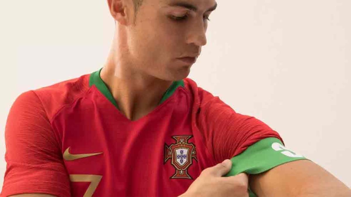 Cristiano Ronaldo presentó la camiseta de Portugal en el Mundial 2018