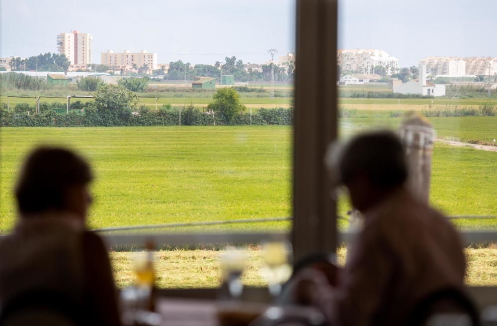 Así se come en el 'Bon aire', el mejor restaurante de paellas del mundo