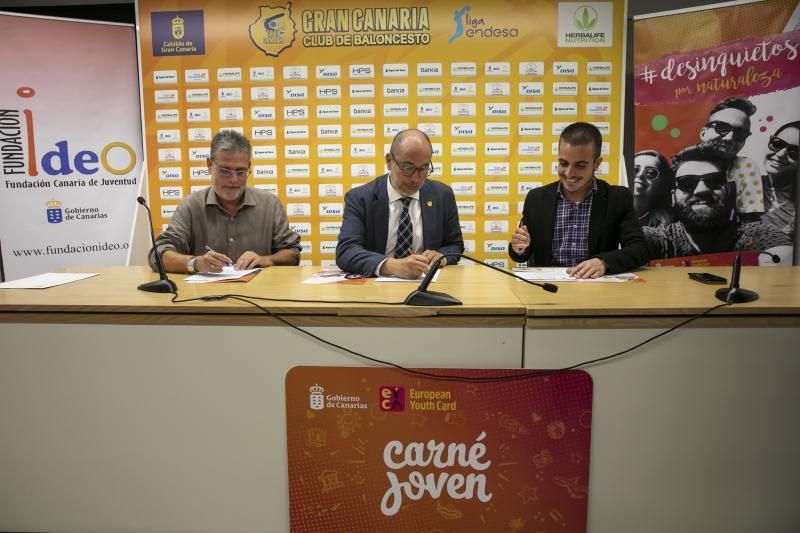 06.11.18. Las Palmas de Gran Canaria. Baloncesto, firma convenio entre el CB Gran Canaria y el Carné Joven. Gran Canaria Arena.  Foto Quique Curbelo  | 06/11/2018 | Fotógrafo: Quique Curbelo