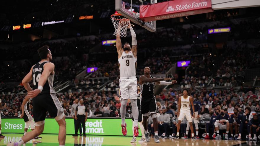 Willy Hernangómez vuelve en la paliza de los Pelicans a los Warriors