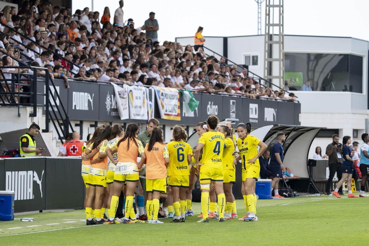 El Valencia Féminas formó la prórroga con el gol de Monente en el tiempo añadido.