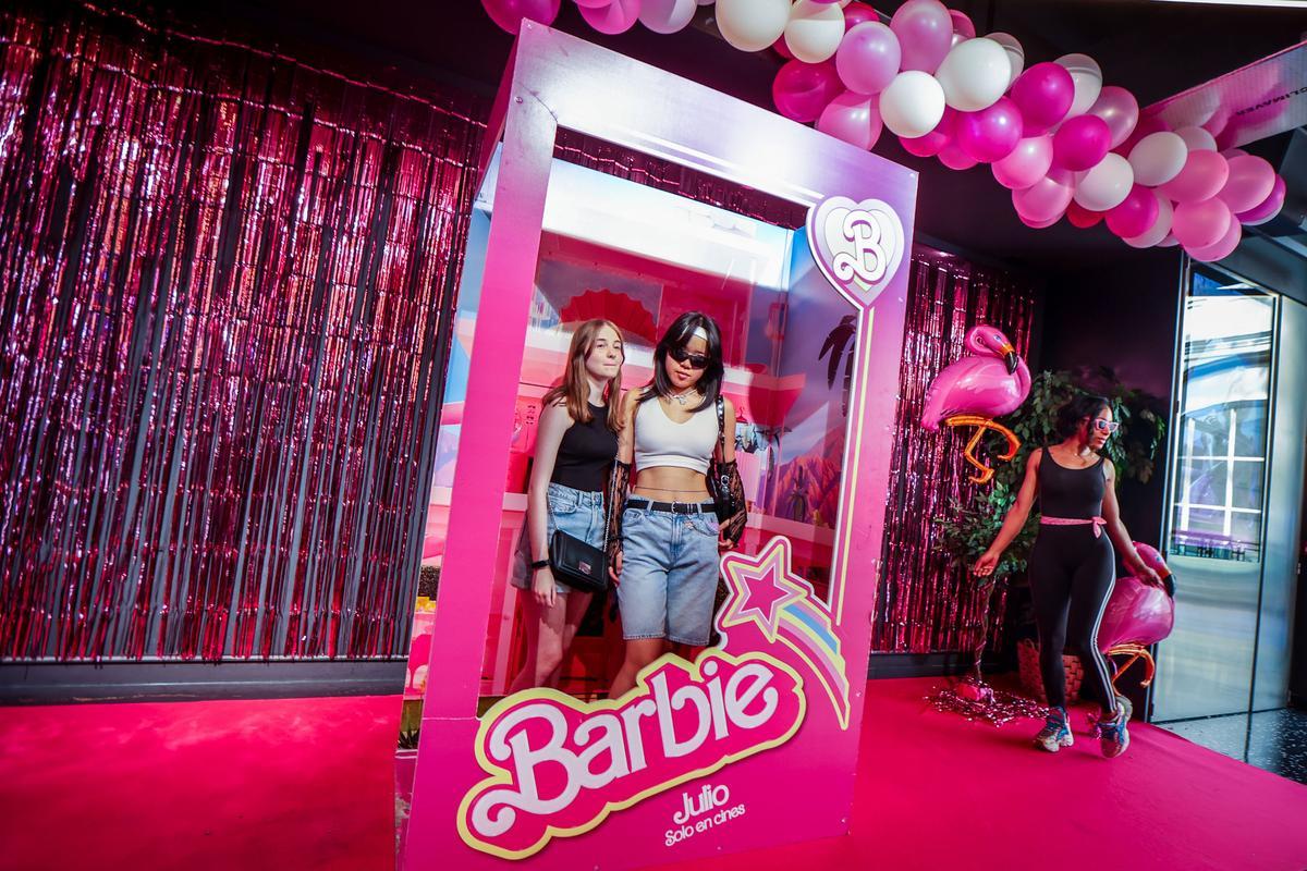 Estreno de Barbie: el público se viste de rosa